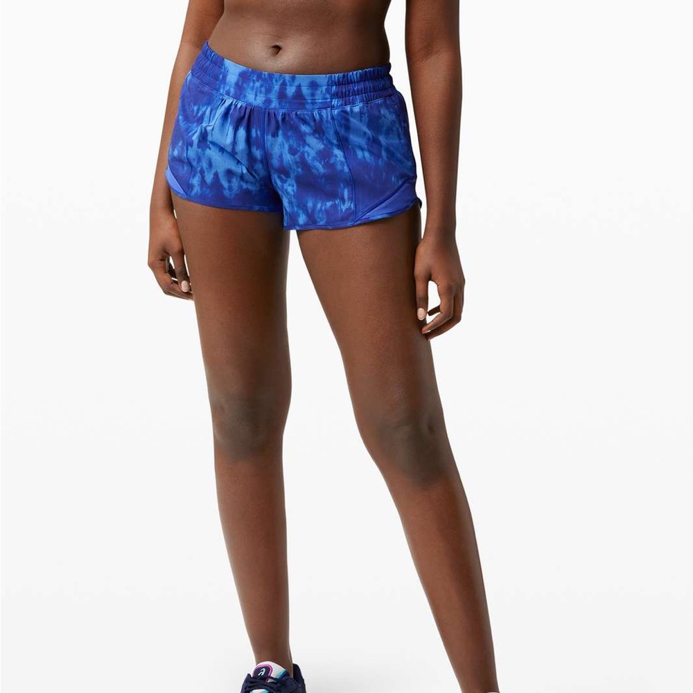 Lululemon Blue Tie Dye Hotty Hot Shorts 2.5" (Size 6)